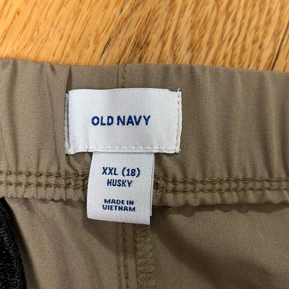 Old Navy 18 Husky Shorts - Picture 5 of 7